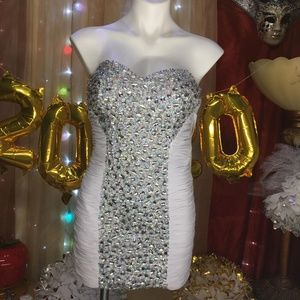 *WHITE SILVER BEADS DRESS SZ 1/2